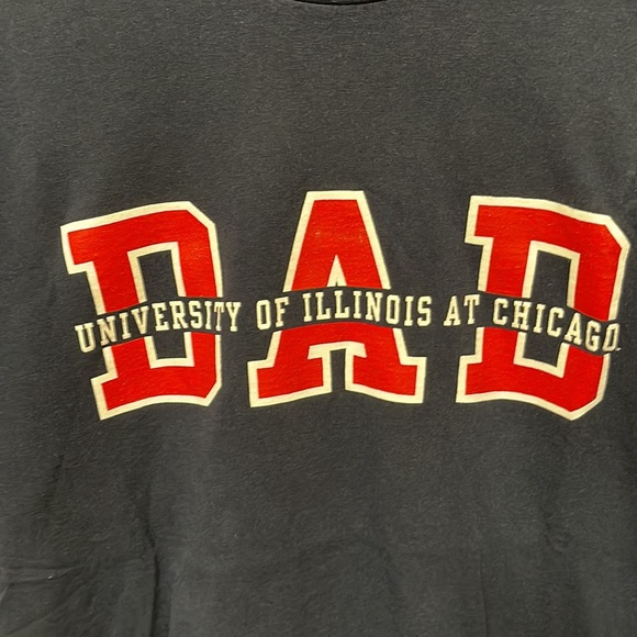 University of Illinois Dad T-shirt size large. - Picture 2 of 5